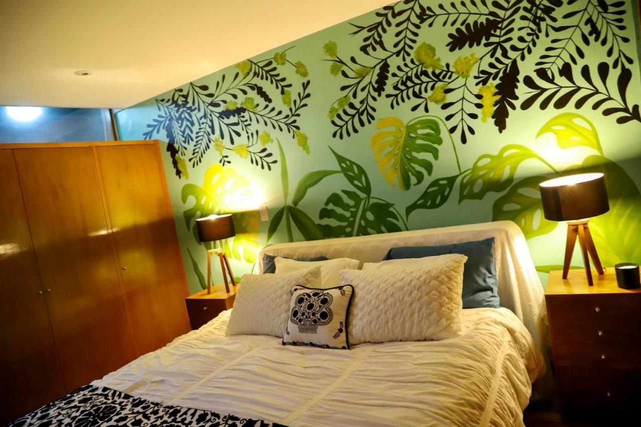 Luxurious Mid Century Modern Folk Art Mexico