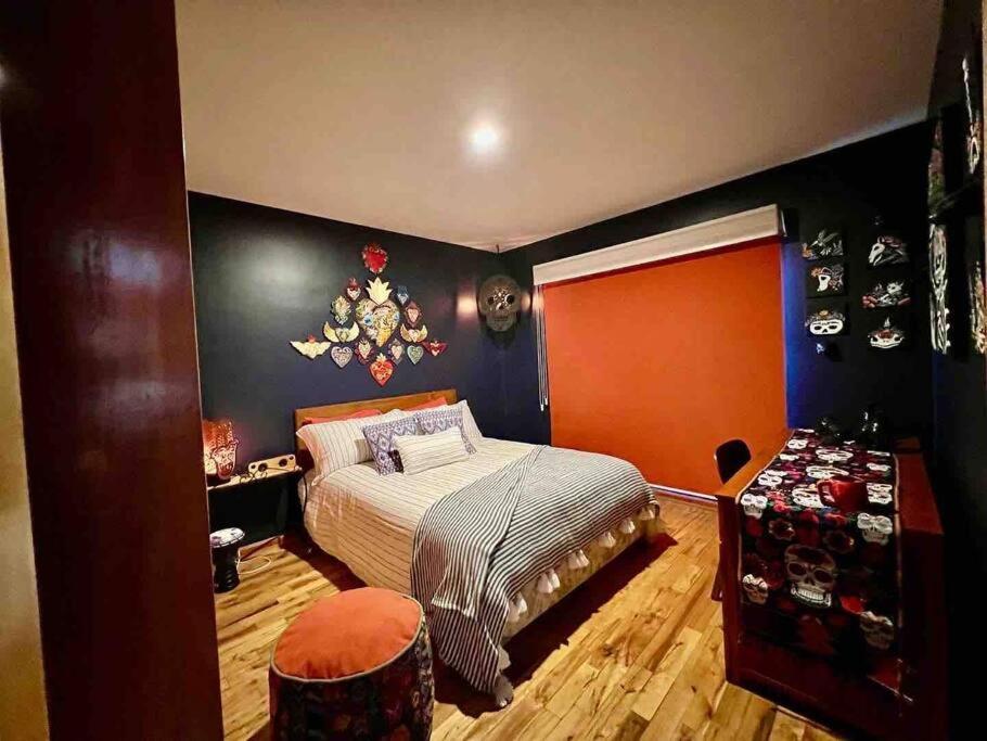 Luxurious Mid Century Modern Folk Art Сasa de vacaciones *